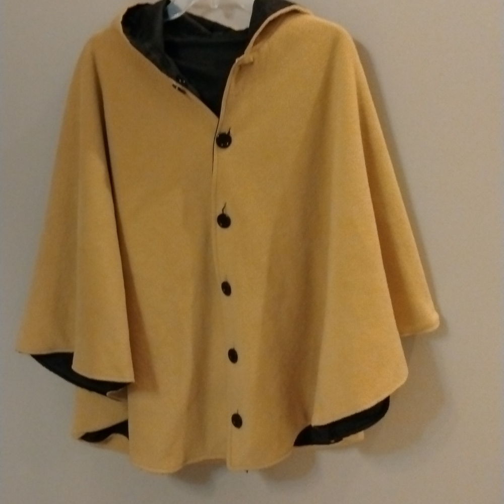ArtLoft beautiful reversible Cape, black rain coat on one side and soft beige